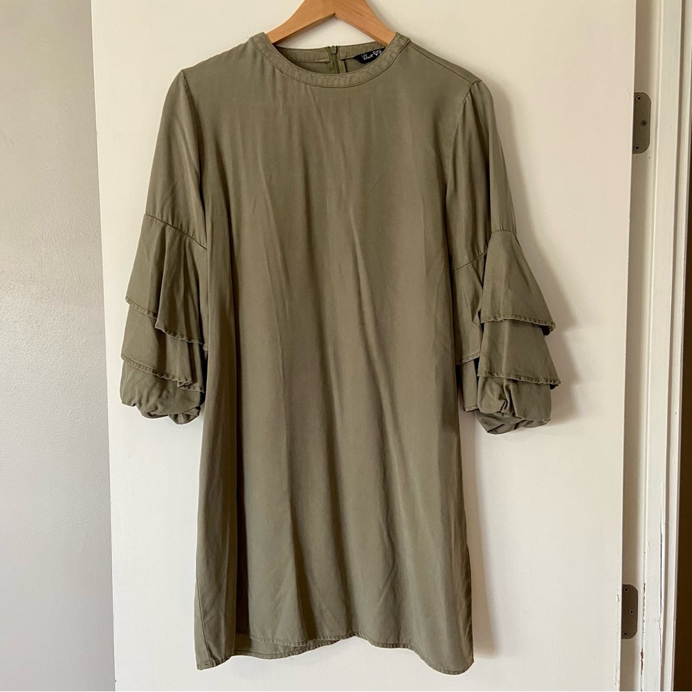 Velvet Heart puff/ruffle sleeve dress